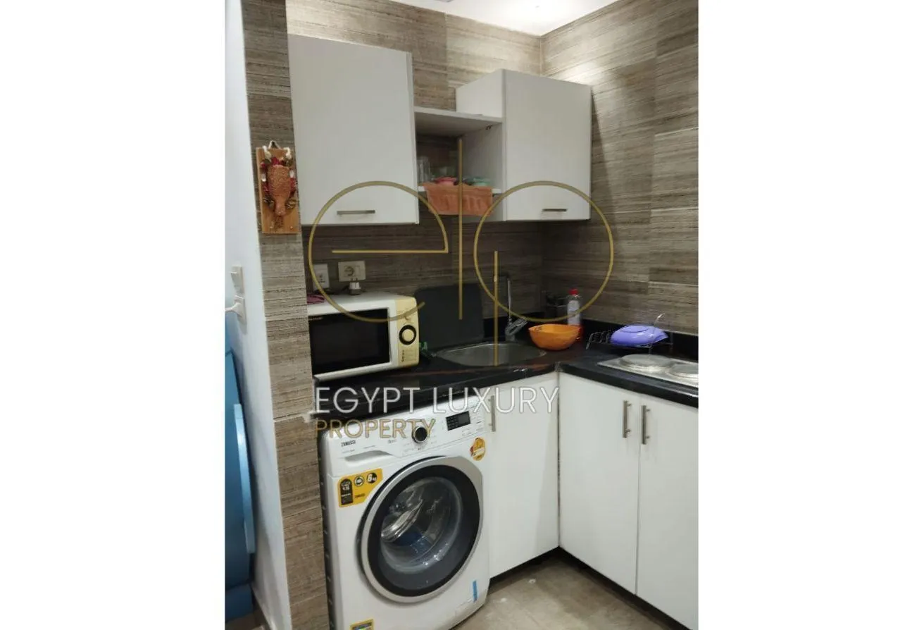 Sale in Beverly Hills Road: Duplex For Sale in  Beverly hills prime location