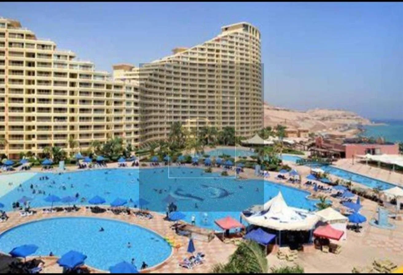 Sale in Pyramids: استلام فورى بالفرش فى هرم خوفو مميز  بورتو  السخنه