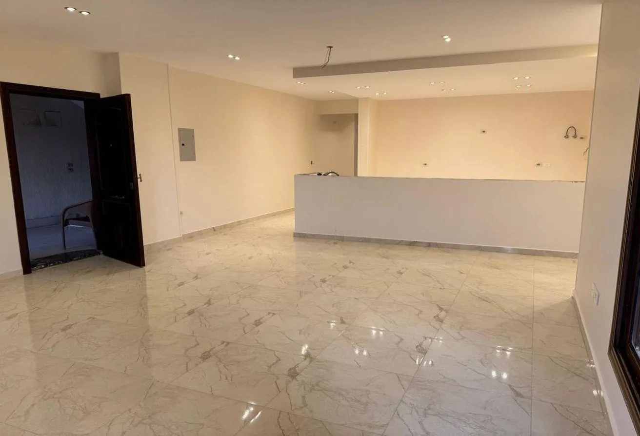 Rent in Area B: Apartment for rent in South Academy