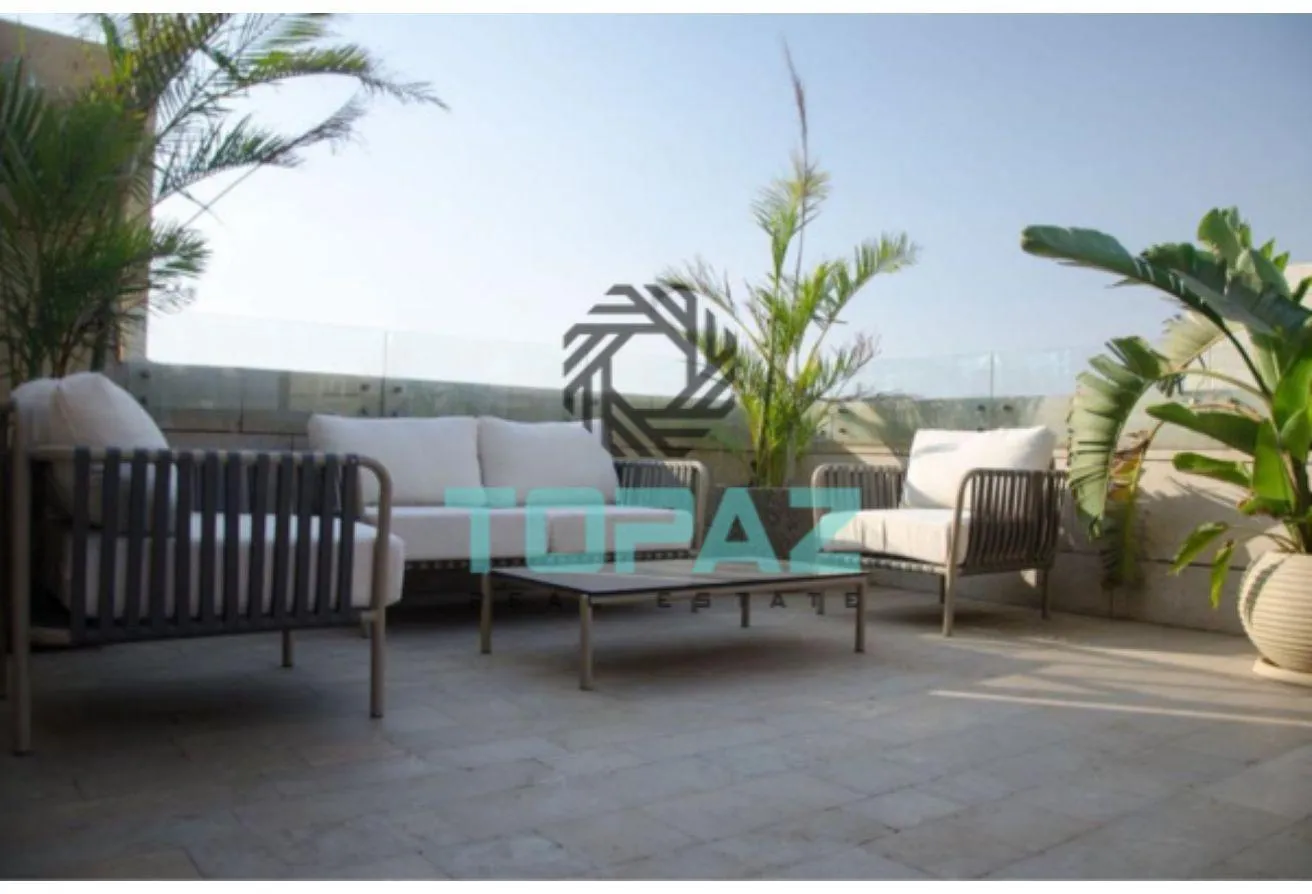 Rent in Forty West: Furnished penthouse for rent or sale in Forty West