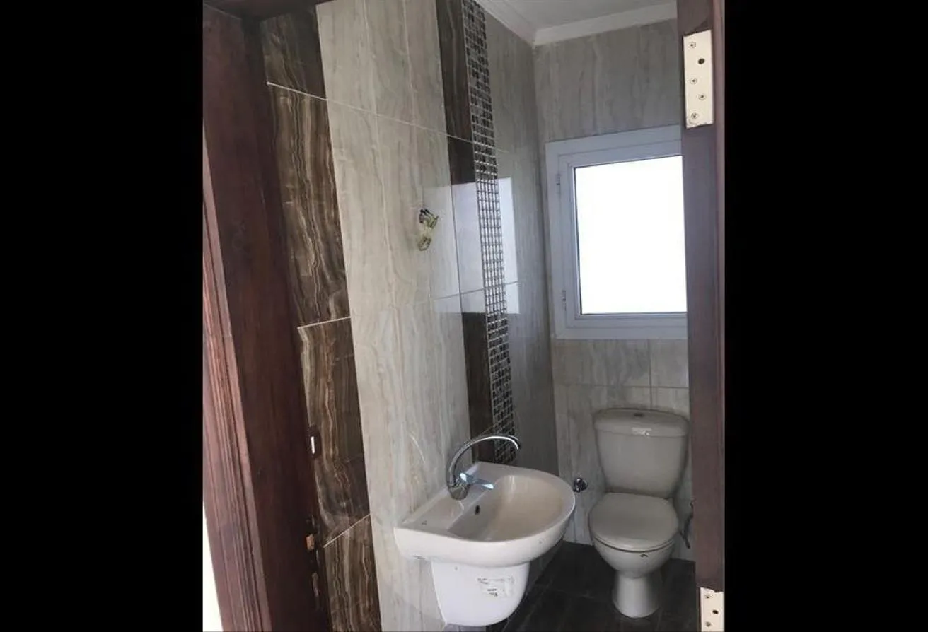 Rent in Ritzy: Semi-furnished office for rent in Ritzy Mall