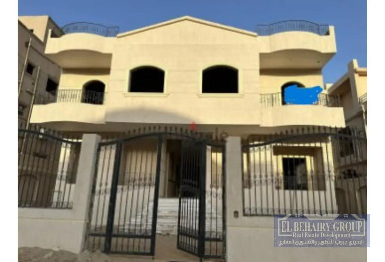 Sale in Loaloat Al Shorouk: شقة للبيع في الشروق الحي الرابع فيلات