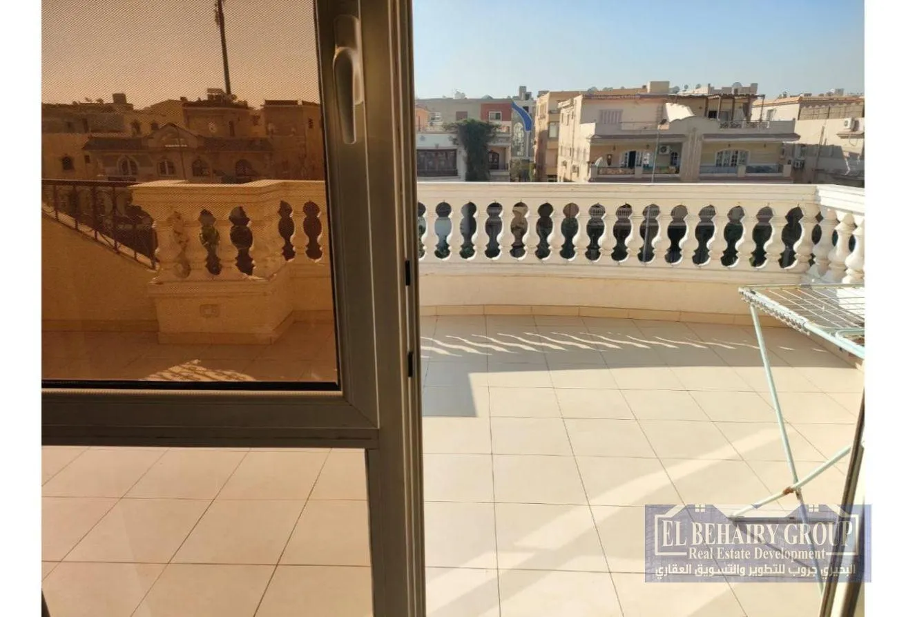 Sale in District 1: شقة في روف للبيع في التجمع الخامس الحي الاول