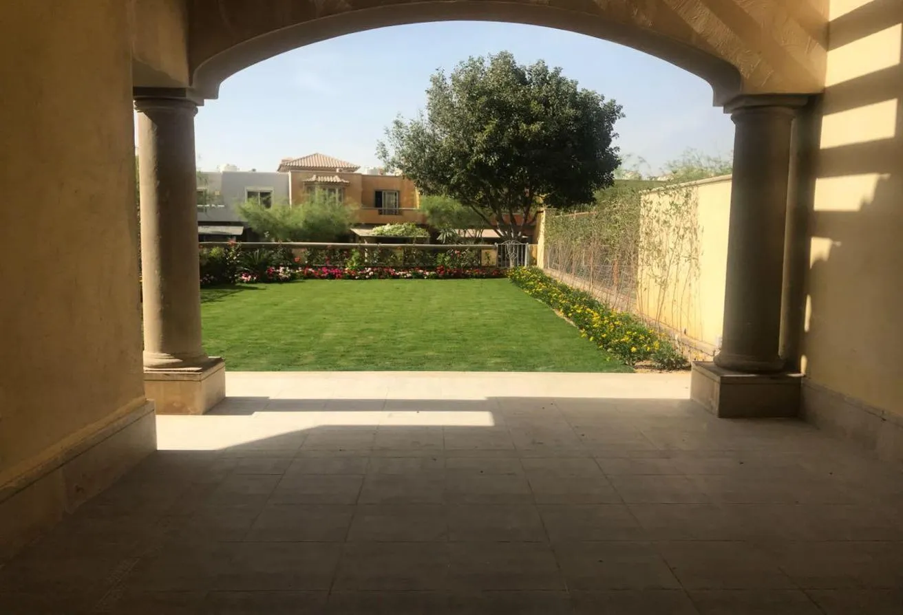 Rent in Palm Hills October: Corner Townhouse fully finished in prime location