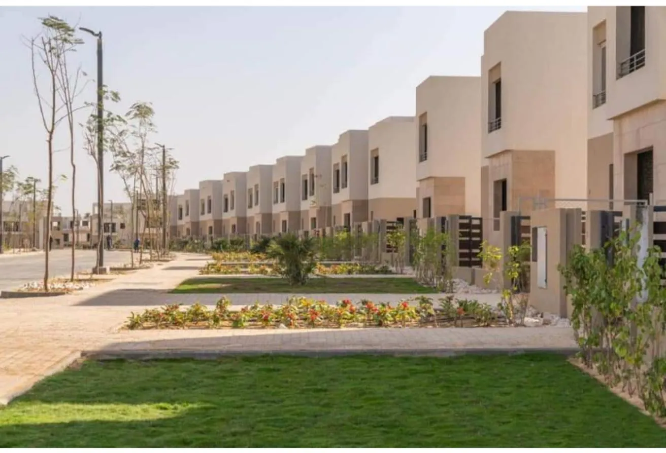 Sale in The Crown: apartment, 2 bedrooms with garden fully finished .