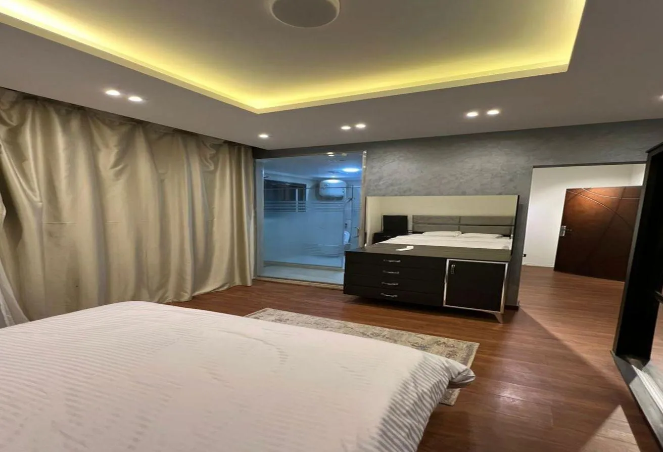 Rent in Six West: شقه للايجار فاضي في كمبوند ويستاون مطبخ وتكيفات