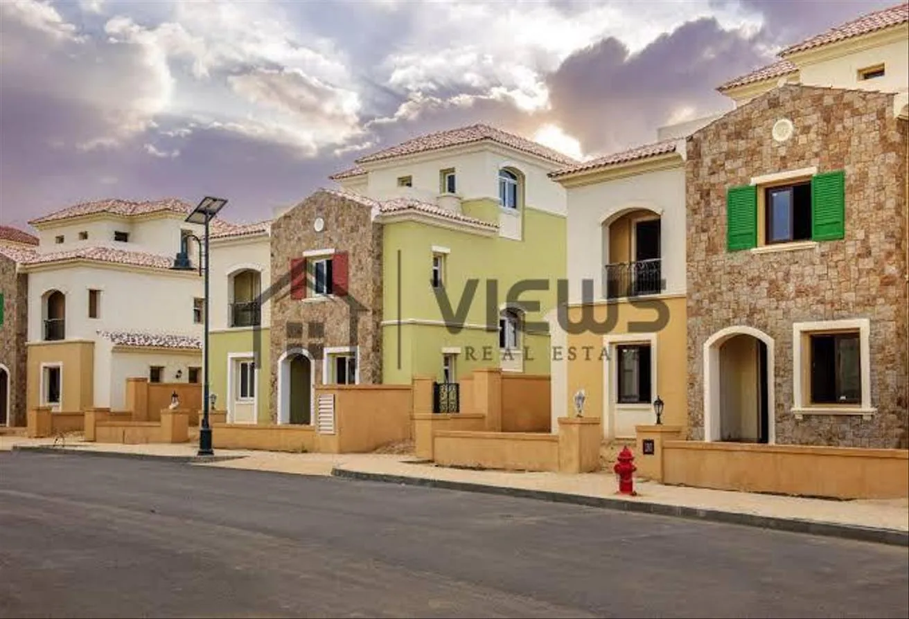 Rent in Mivida: Building for rent in Mivida, open area 3700m