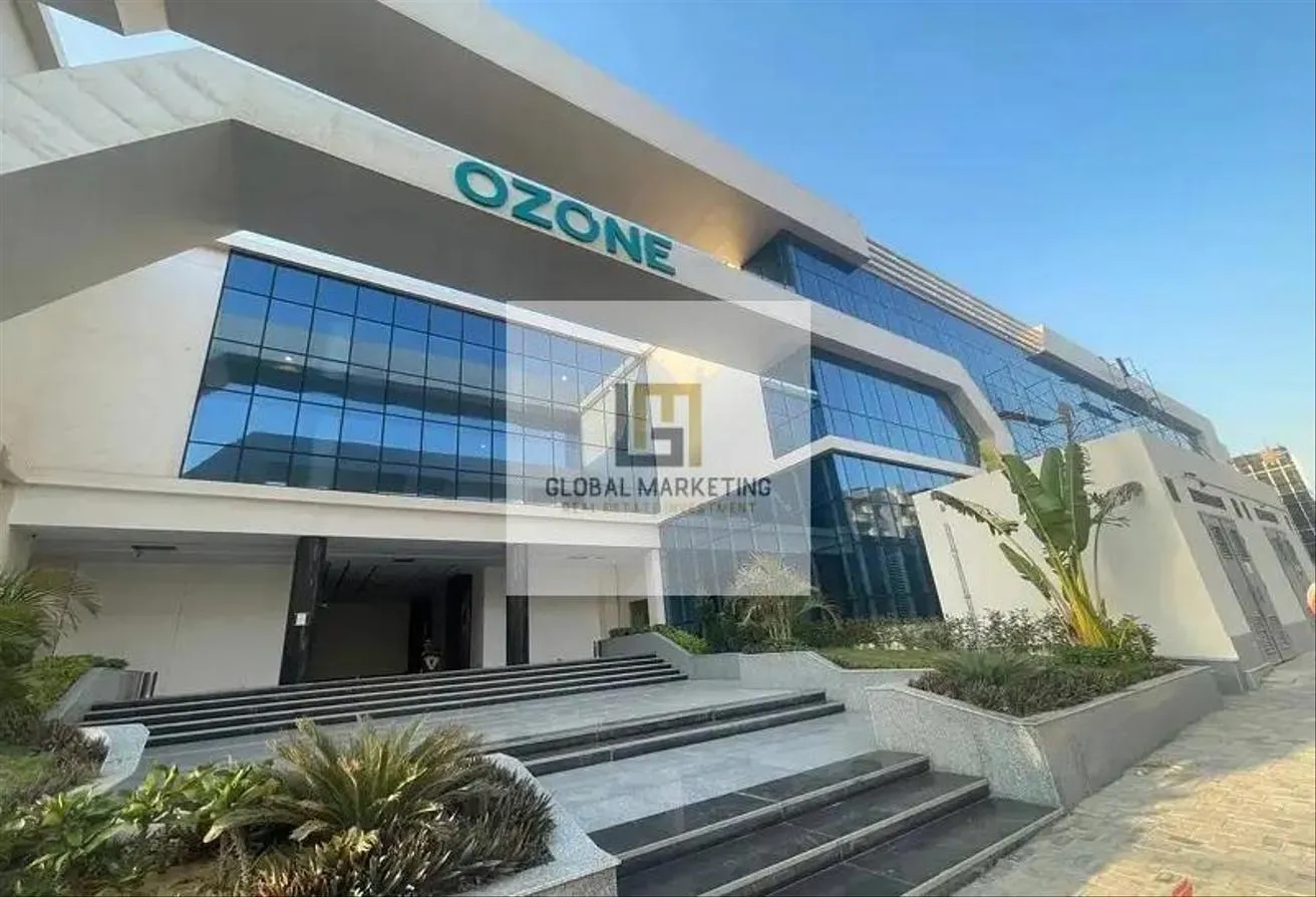 البيع في مجمع أوزون الطبي: معرض سيارات 200متر للبيع في مول أوزون النرجس 