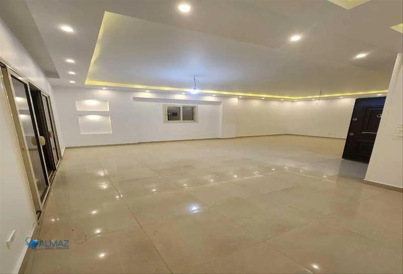 Sale in Ahmed Shawky Axis: امتلك شقةمساحةكبيرة خطوتين لمحور محمد نجيب والرحاب