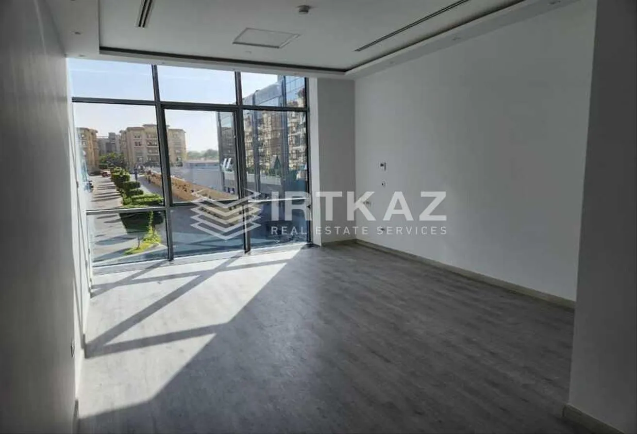 Rent in One Piece: Office 160m Fully Finished Direct On North 90st