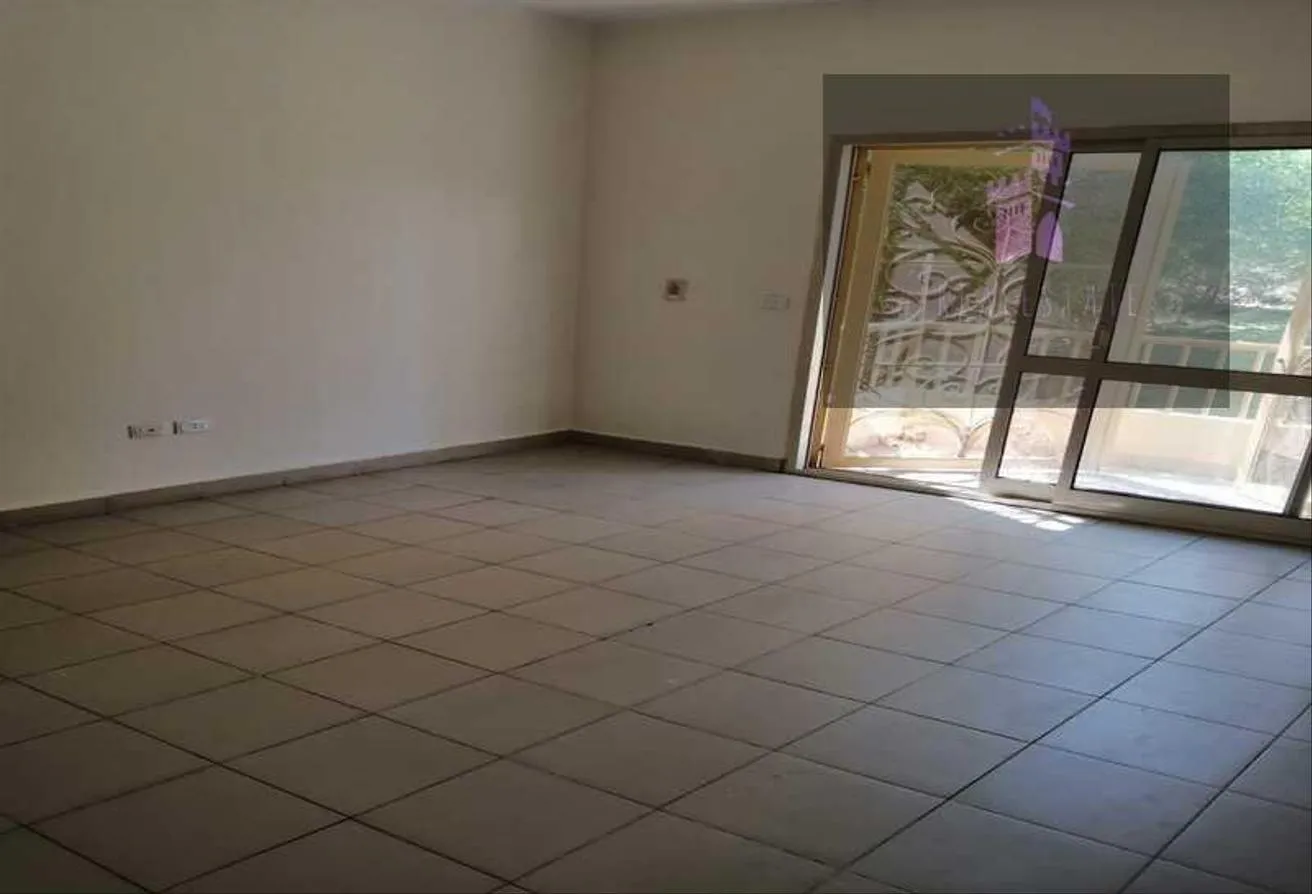 Sale in Al Mostakbal: للبيع شقة ارضى بجاردن فى عمارات المستقبل زايد
