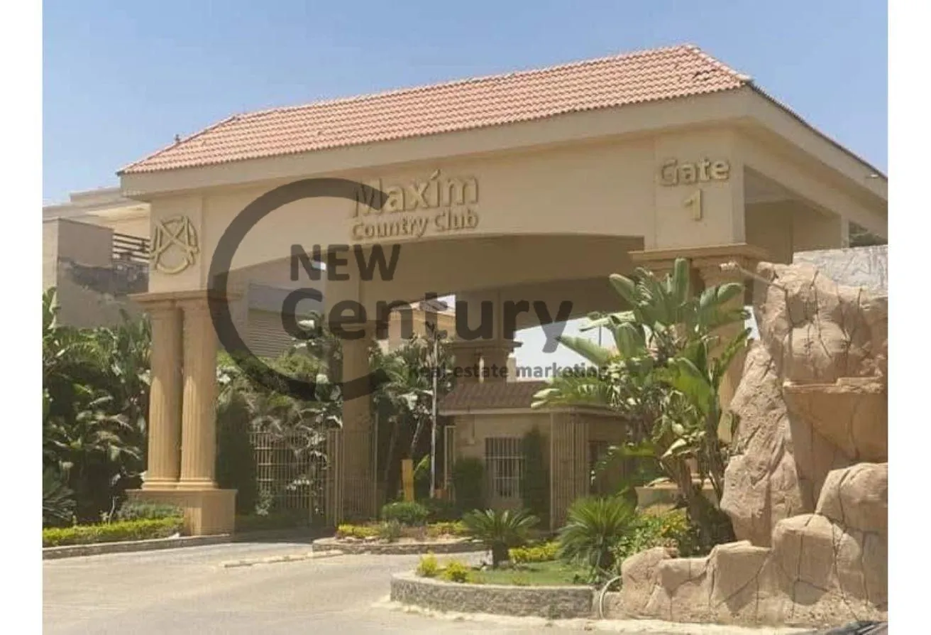 Sale in Central New Cairo: تمتع بالهدوء والخصوصية في فيلا  ستاندالون  فاخرة