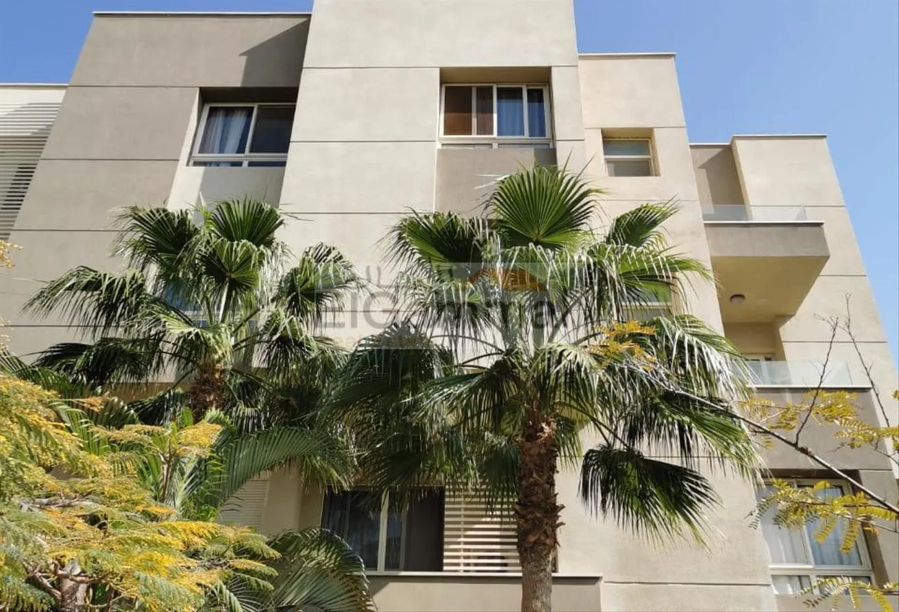 Sale in Park View: شقة للبيع بكمبوند بارك فيو - حسن علام