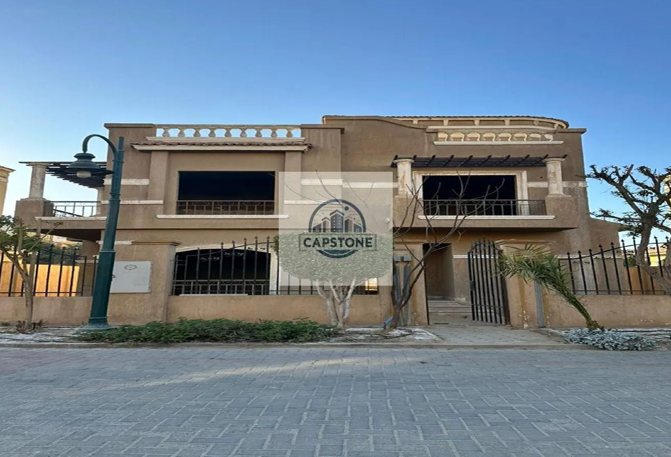 Sale in Étoile De Ville: stand alone villa Etoile des villes land 690m buil