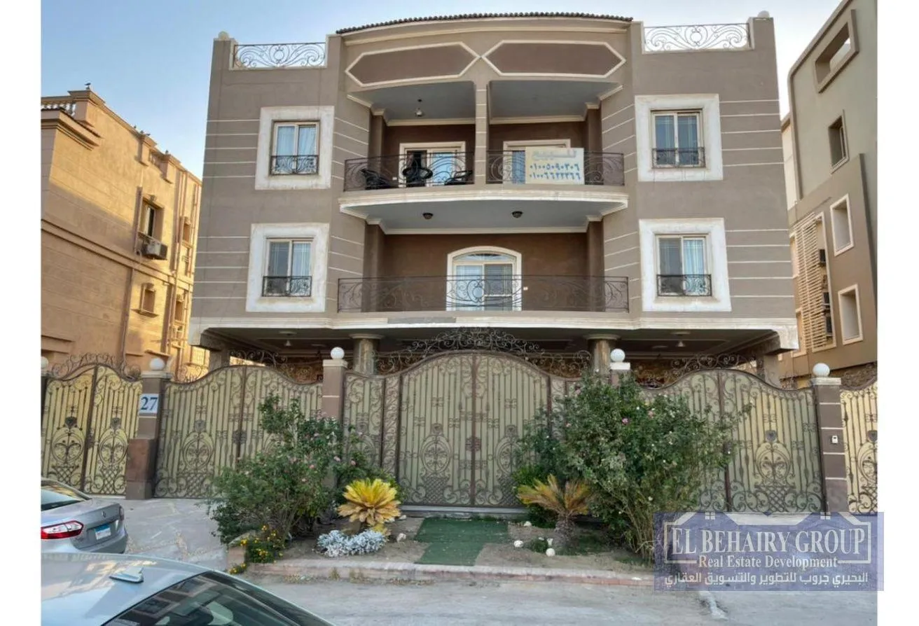 Sale in District 2: فيلا للبيع في التحمع الخامس الحي الثاني