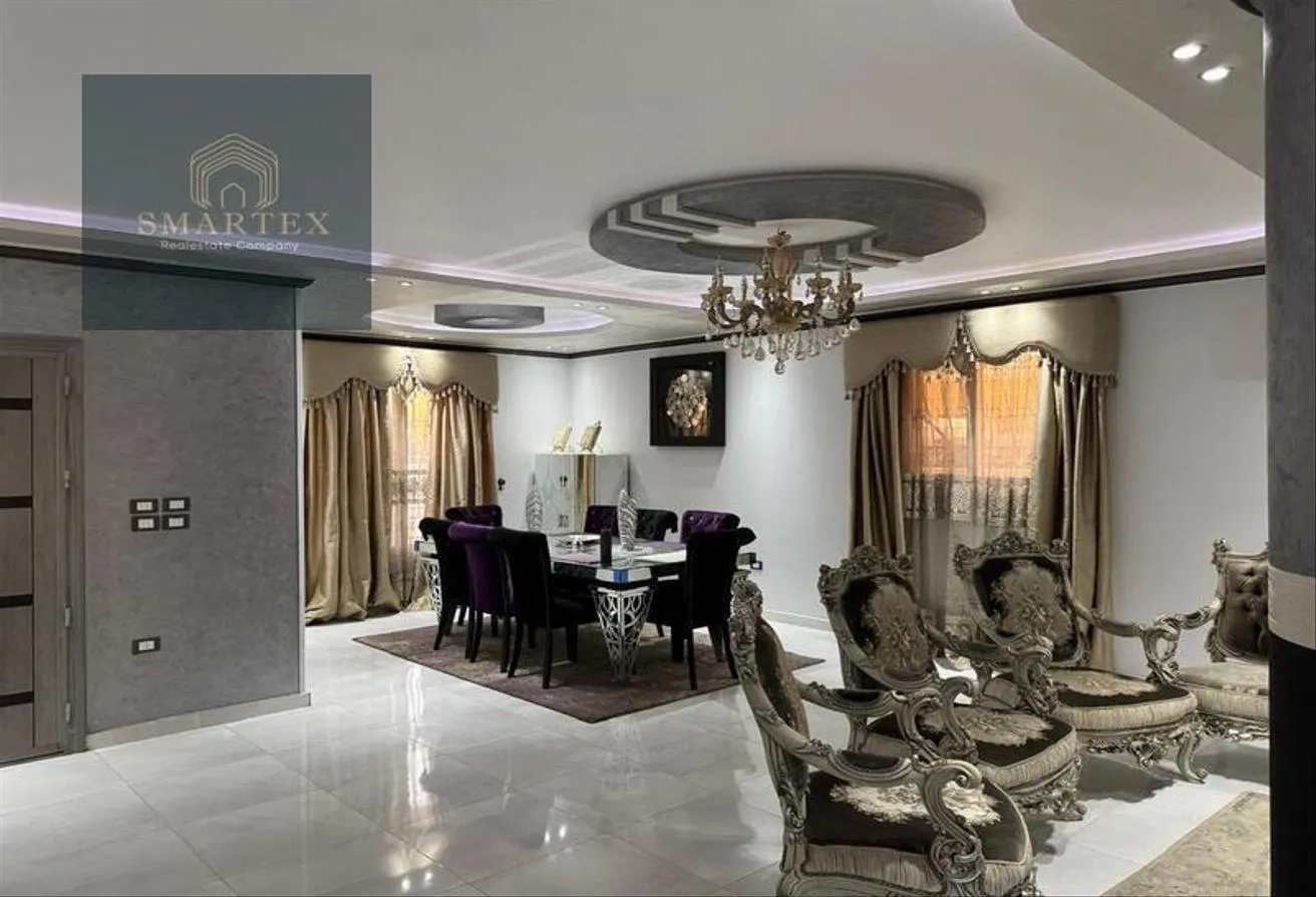 Sale in 1st Neighborhood: شقة سوبر الترا سوبر لوكس للبيع في المنطقة الخامسة