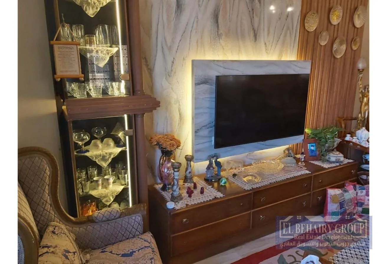 Sale in Loaloat Al Shorouk: شقة للبيع  في الشروق