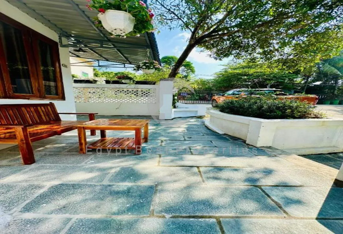 Rent in El Patio Oro: Villa for rent in El Patio Oro compound LaVisa