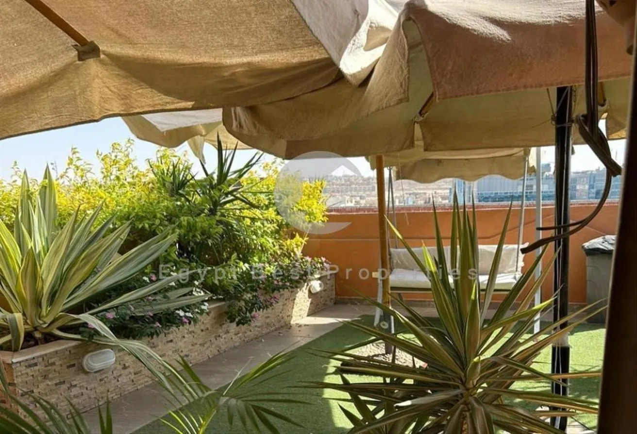 Sale in Green 3: Duplex Penthouse with Private Roof, Amazing View