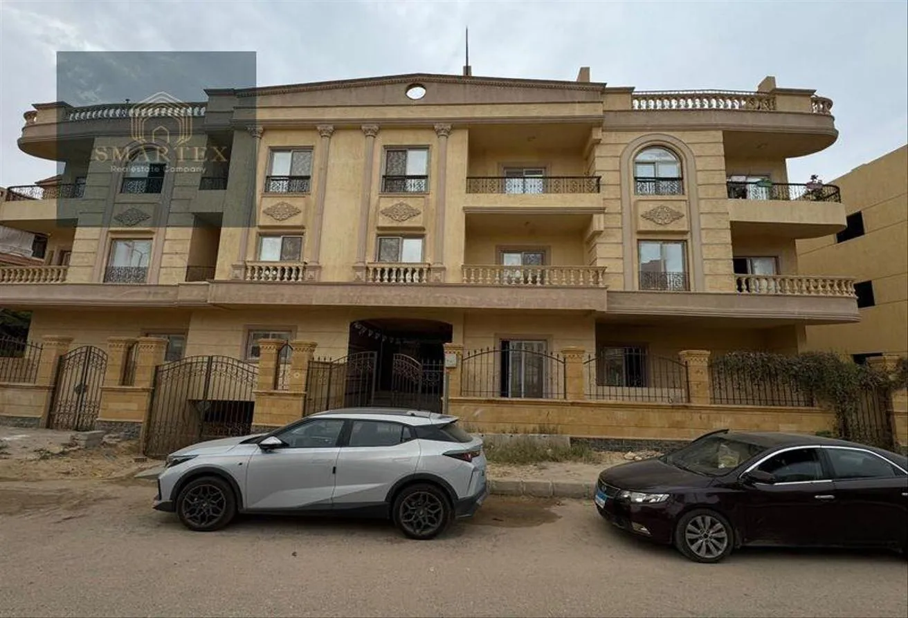 Sale in 1st Neighborhood: دوبلكس للبيع في الشروق 350م بجوار نادي هيليوبلس