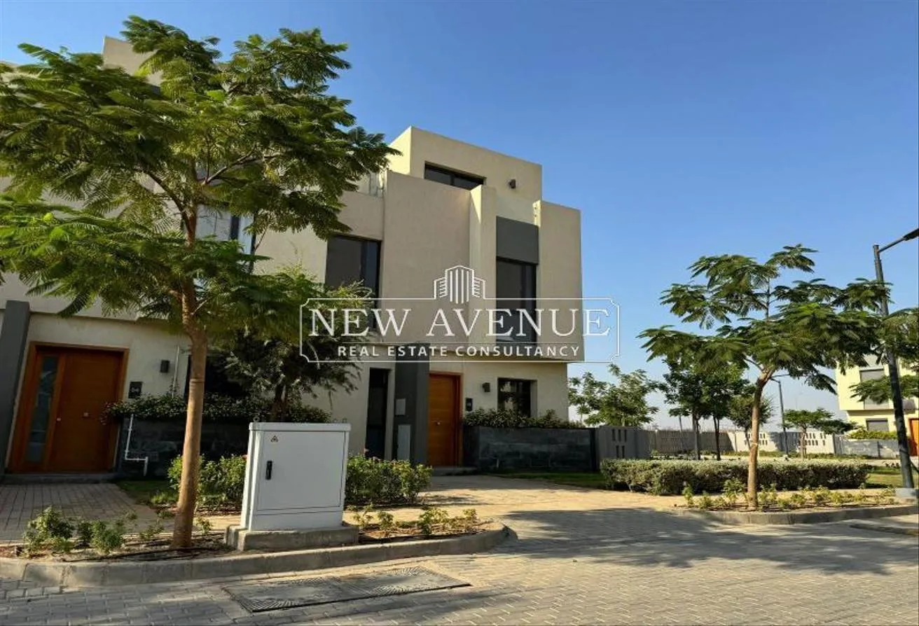 Sale in Al Burouj Compound: Standalone for sale ready to live in Shorouk