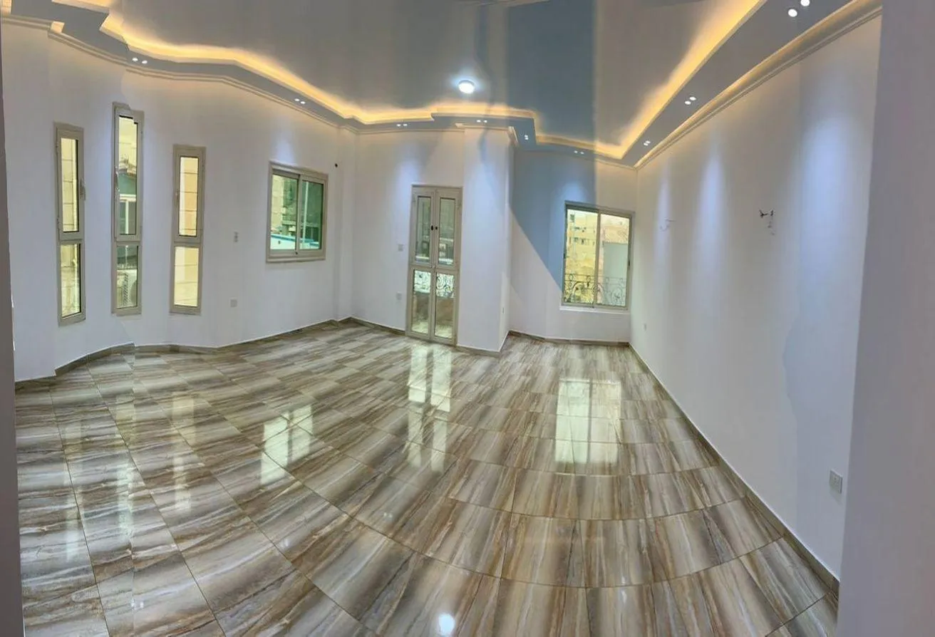 Rent in Al Narges: شقه للايجار سكني او اداري بفيلات النرجس