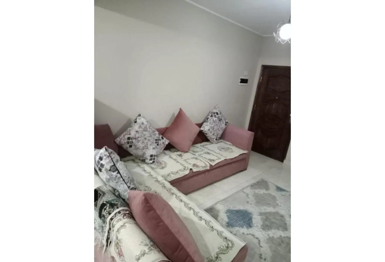Rent in 1st District: شقة للإيجار في عمارات بدر الدين (ارضى) زايد