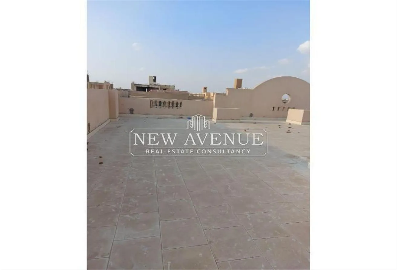 Sale in 1st Area: استلم فوراً شقه 235م بفيو بانوراما على جنينه مميزة