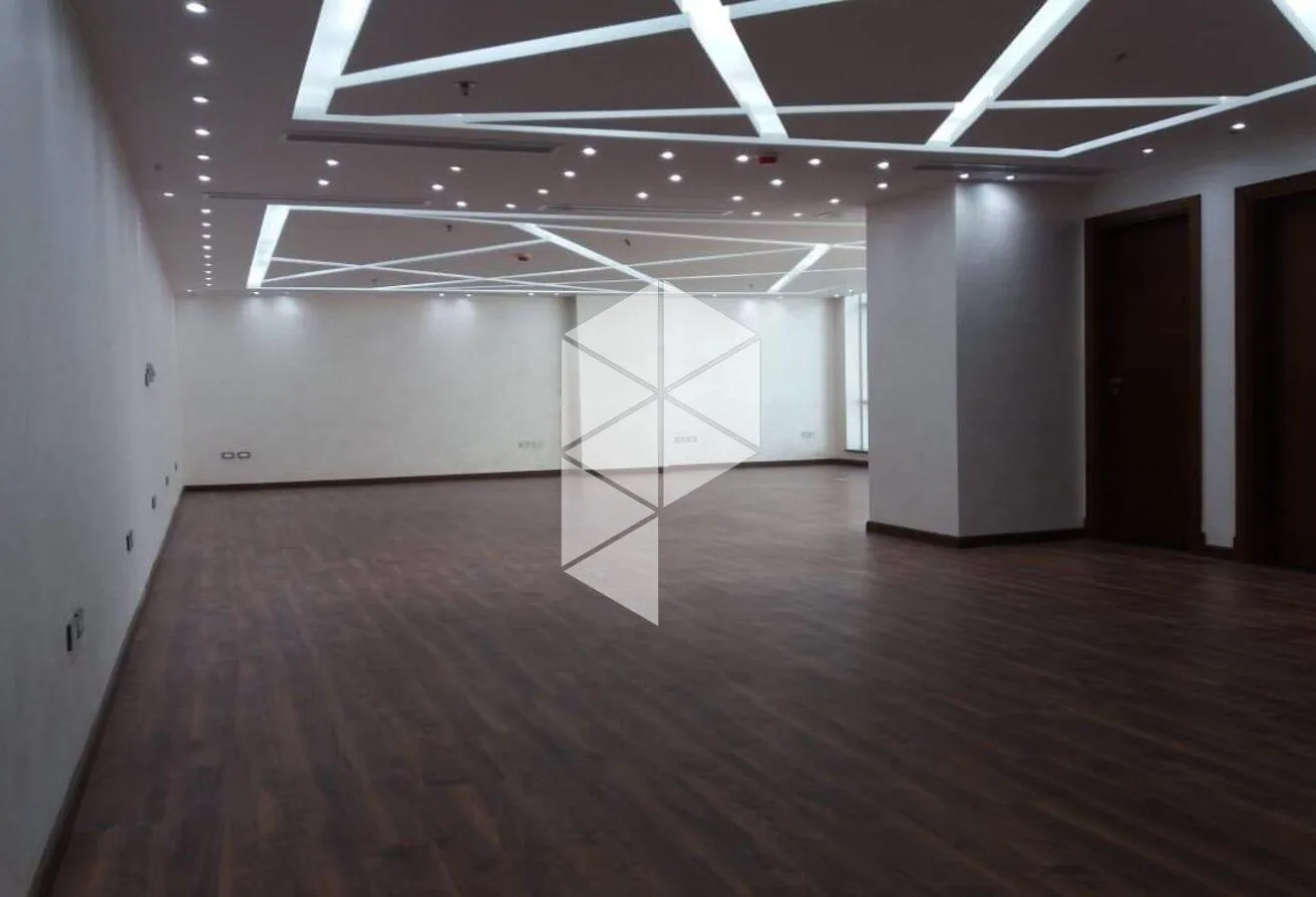Rent in Trivium Business Complex: Administrative office for rent low price 90 North