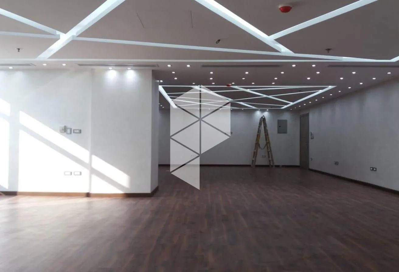 Rent in Trivium Business Complex: office finished -120m- directly on northern 90th