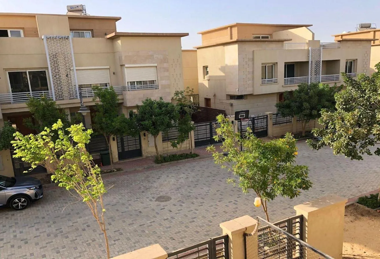 Sale in Garden Lakes: Fully finished Penthouse  Garden Lakes - Hyde Park
