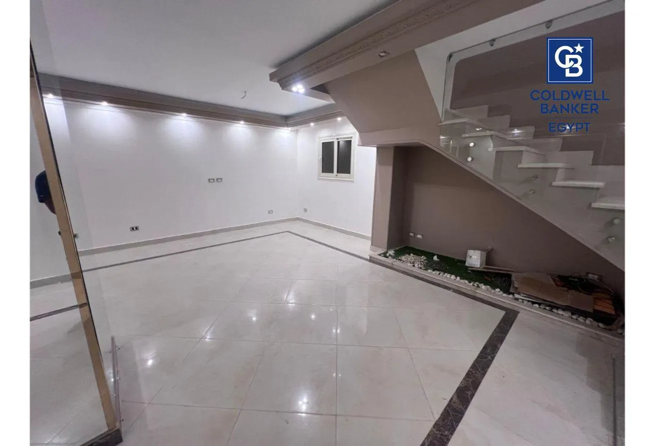 Sale in Al Mostathmir El Saghir: Duplex with very Prime Location &amp; Special Price