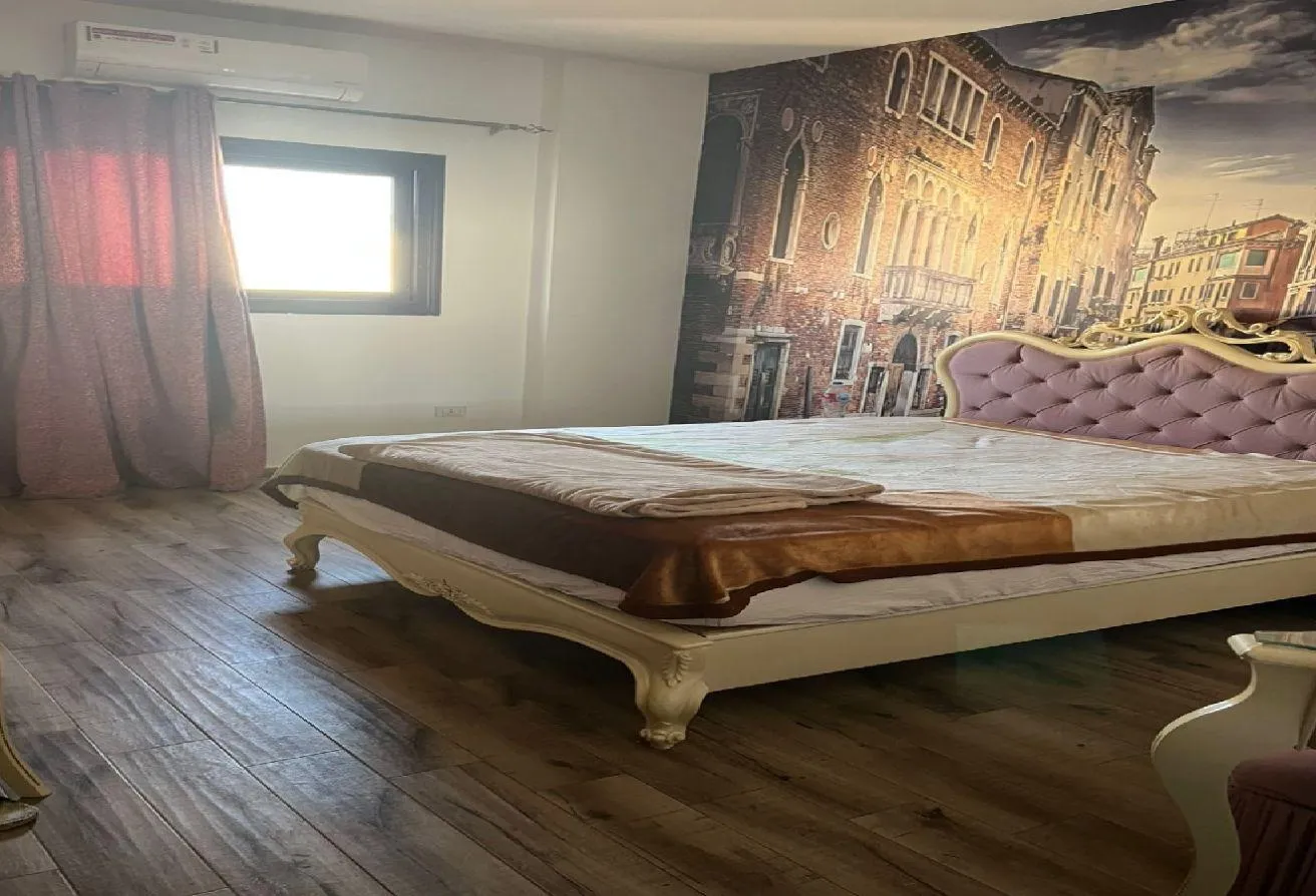 Gallery Image 15