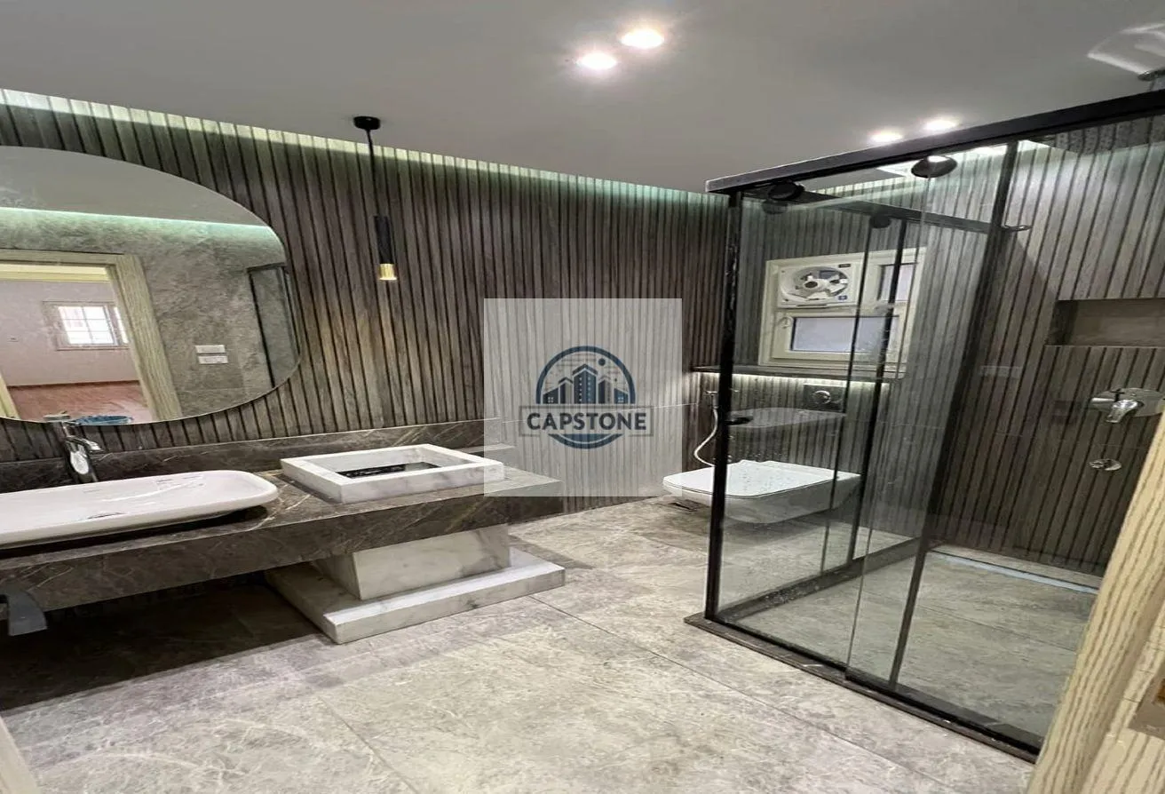 Sale in El Banafseg 4: شقه للبيع بالبنفسج فيلات 4 ارضي مرتفع الترا سوبر ل