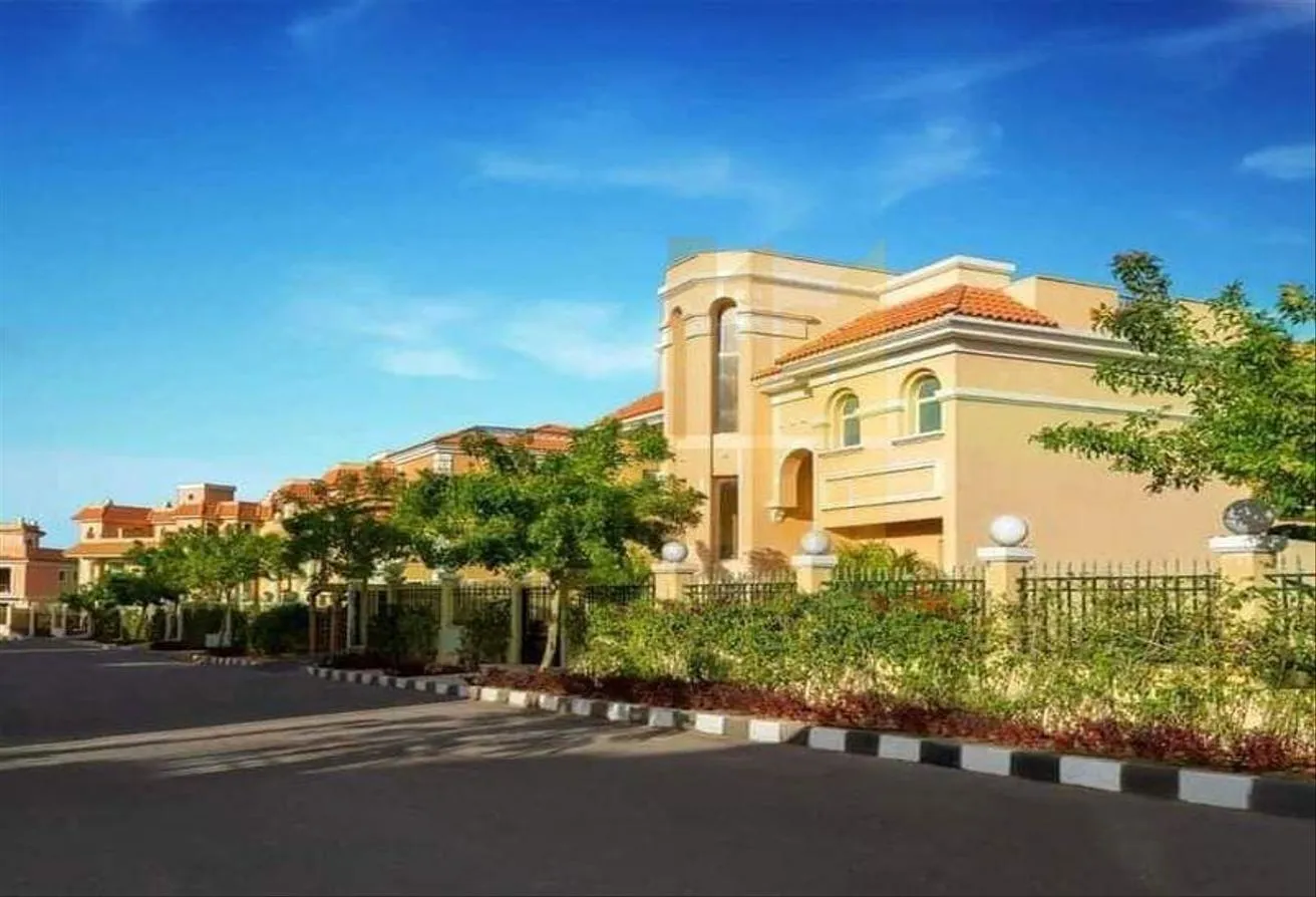 Sale in Cleopatra Palace: Town house Ready to move 329m Cleopatra Shorouk