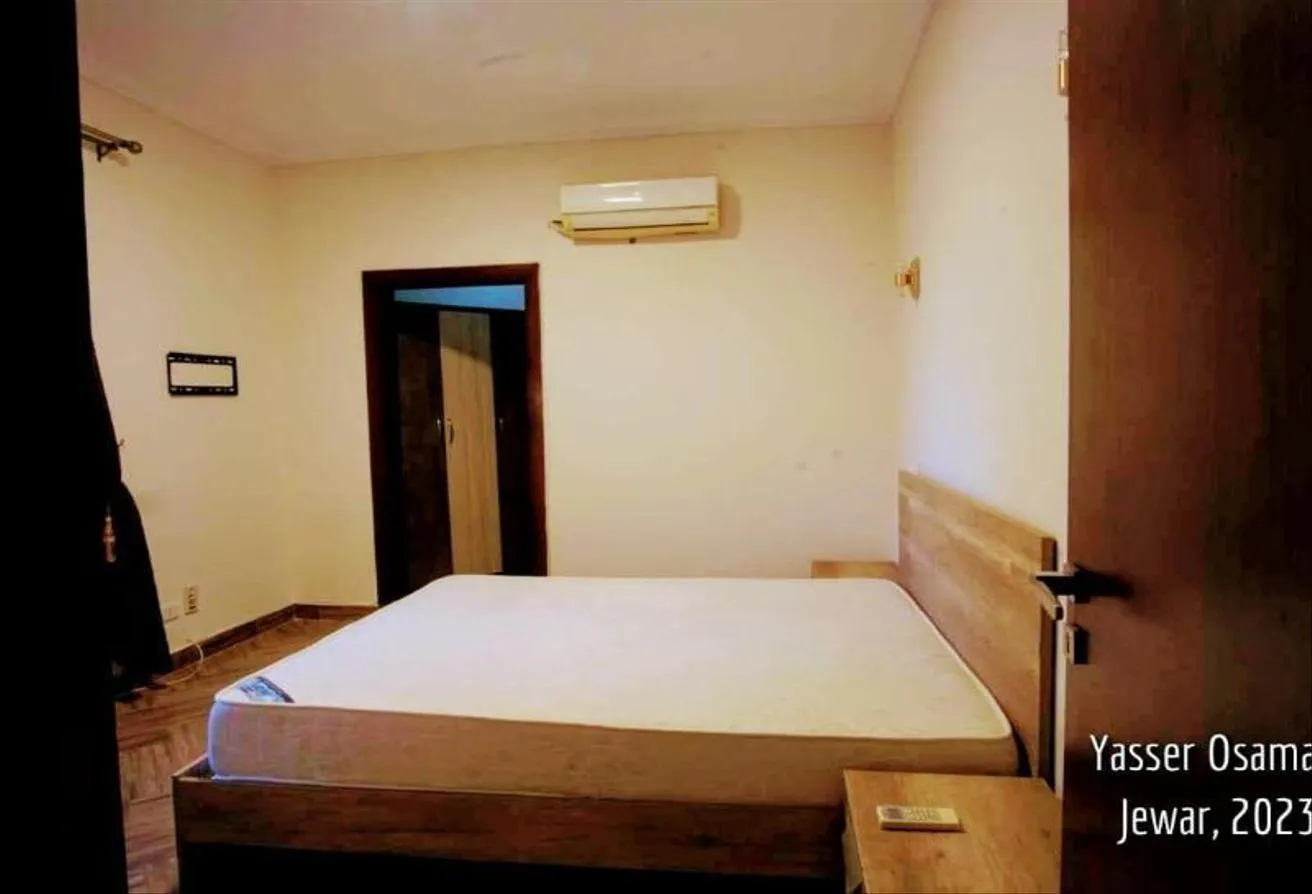 Sale in Jewar: Apartment for sale in Jewar Compound, superlux
