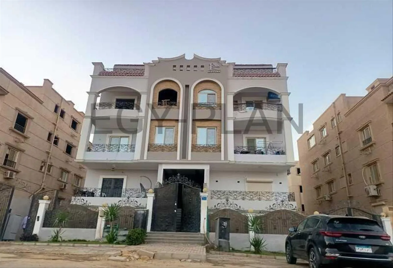 Sale in Beit Al Watan: شقة 250 م قسط من المالك حتي 72 شهر