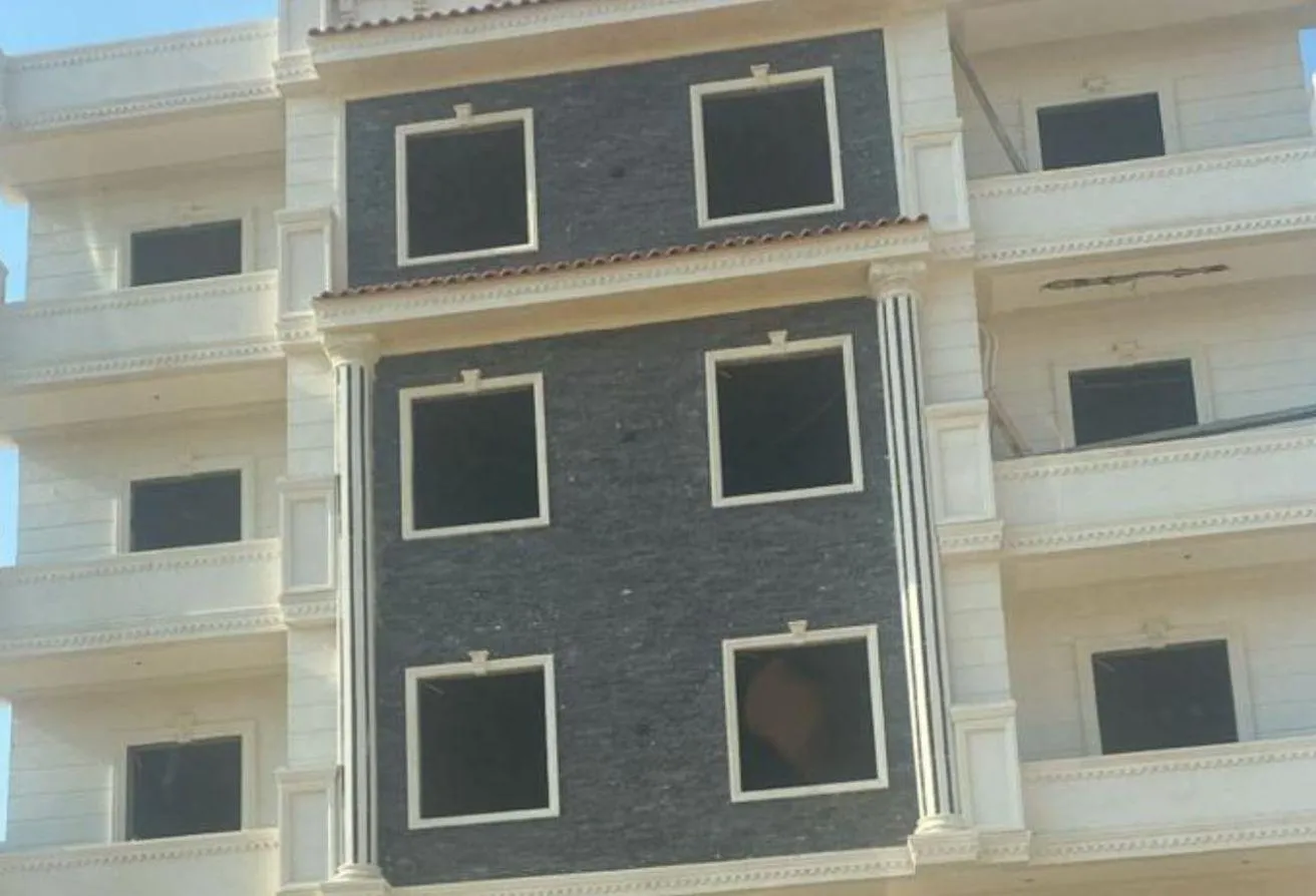 Sale in Touristic 1: شقة للبيع بالسياحية الشمالية خطوات لمول العرب 225م