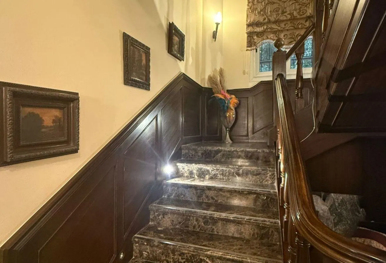 Gallery Image 10