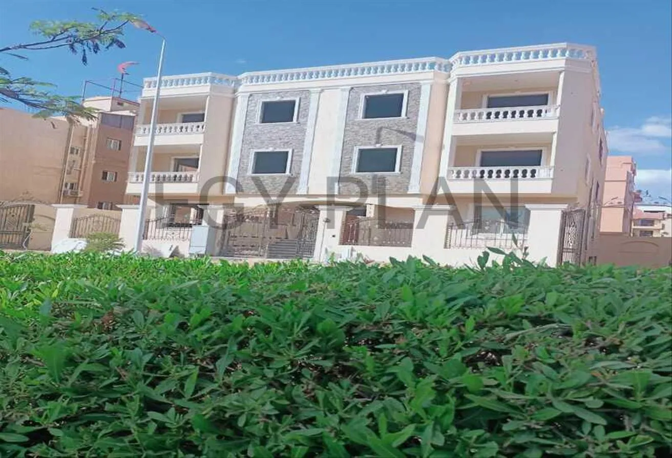 Sale in Riviera Axis   Zayed: بنتهاوس قسط حتى 6 سنوات 260م غير التراس 100م