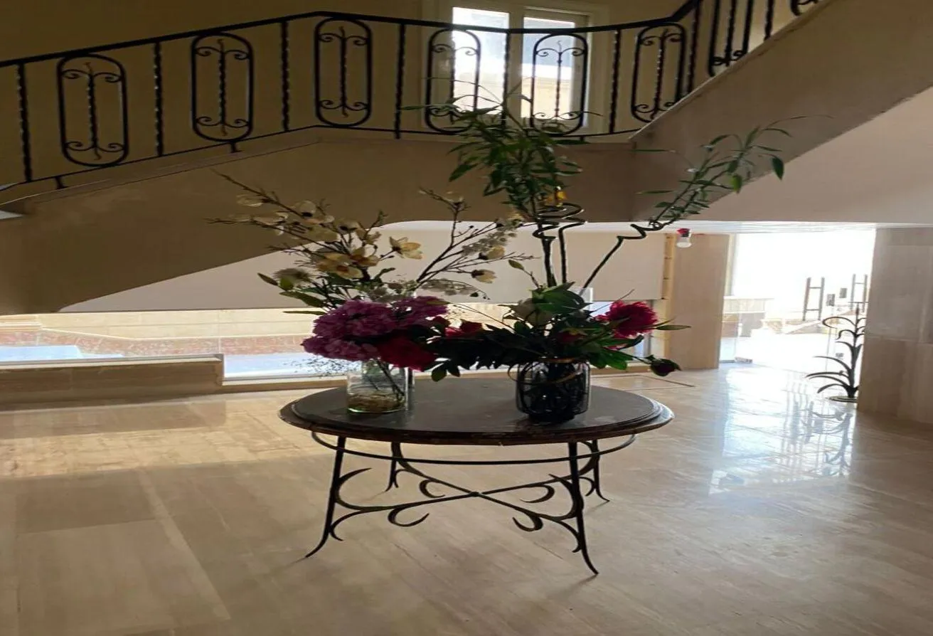 Rent in Al Shouyfat: Office for rent in district 1 New Cairo 270 m