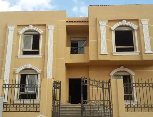 Sale in Fountain Park: Luxury Villa 890 sqm land - 440 sqm built-up area