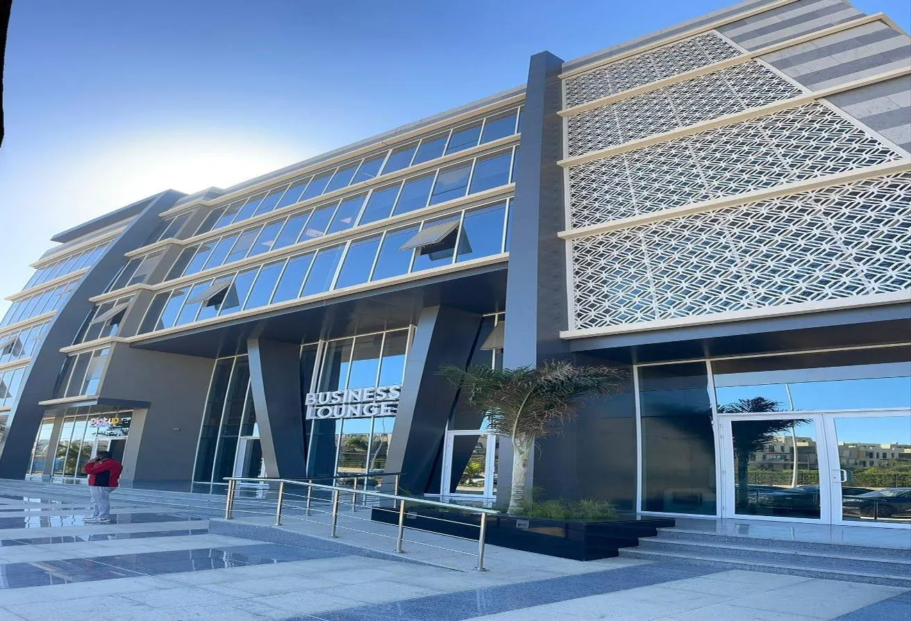 Rent in Azad: Fully finished ultra modern office