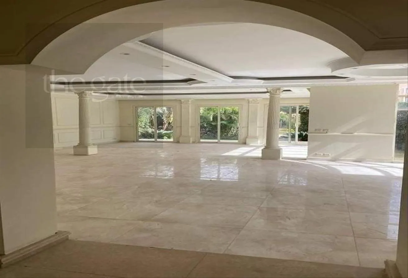 Sale in Mountain View 4: Large villa in Mountain View, immediate receipt +