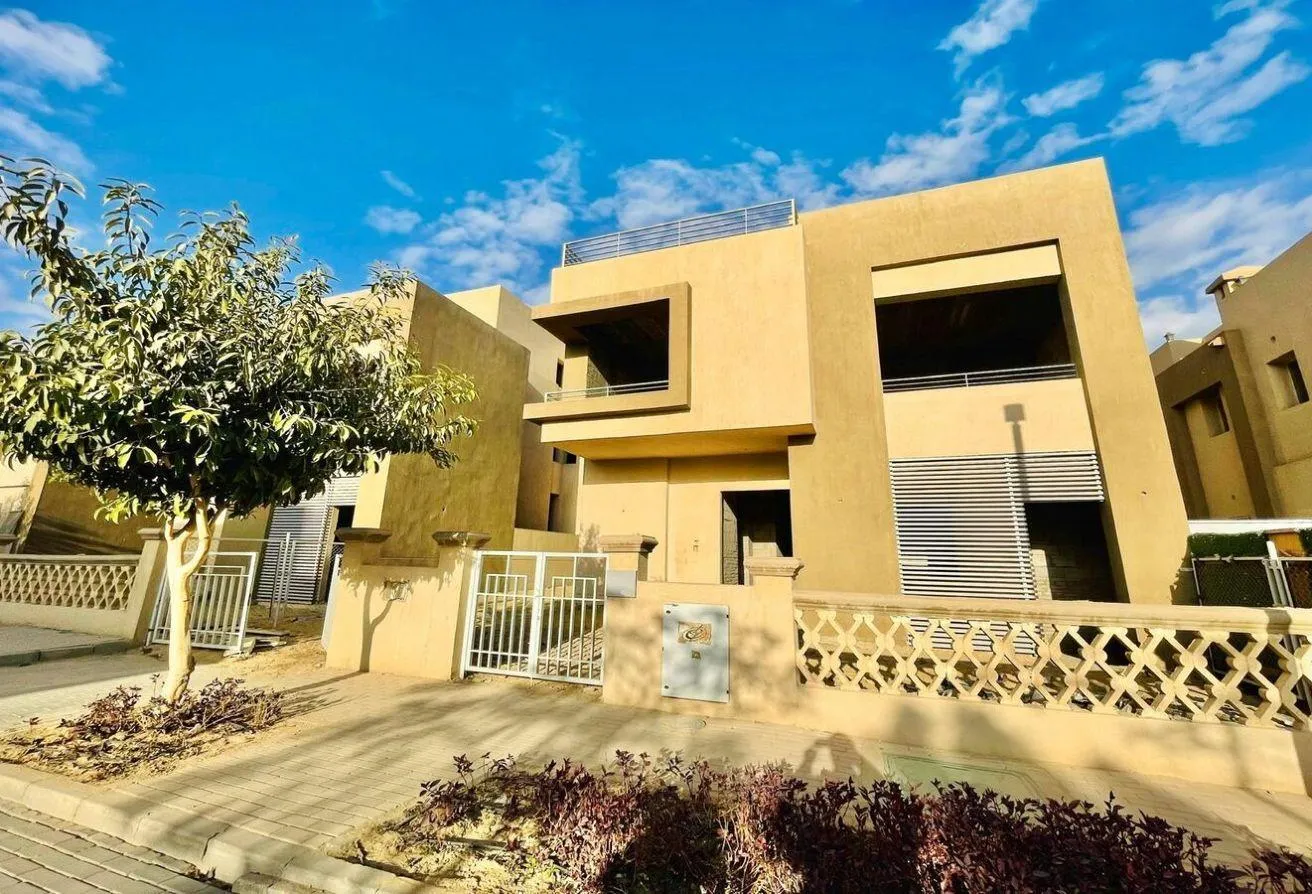 Sale in Palm Hills Golf Extension: توين هاوس فيGolf Extension Palm Hillsمتشطب