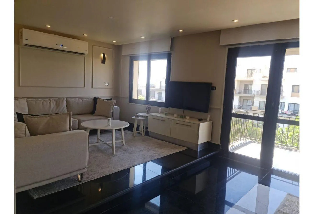 Sale in Westown: Penthouse modern finishing