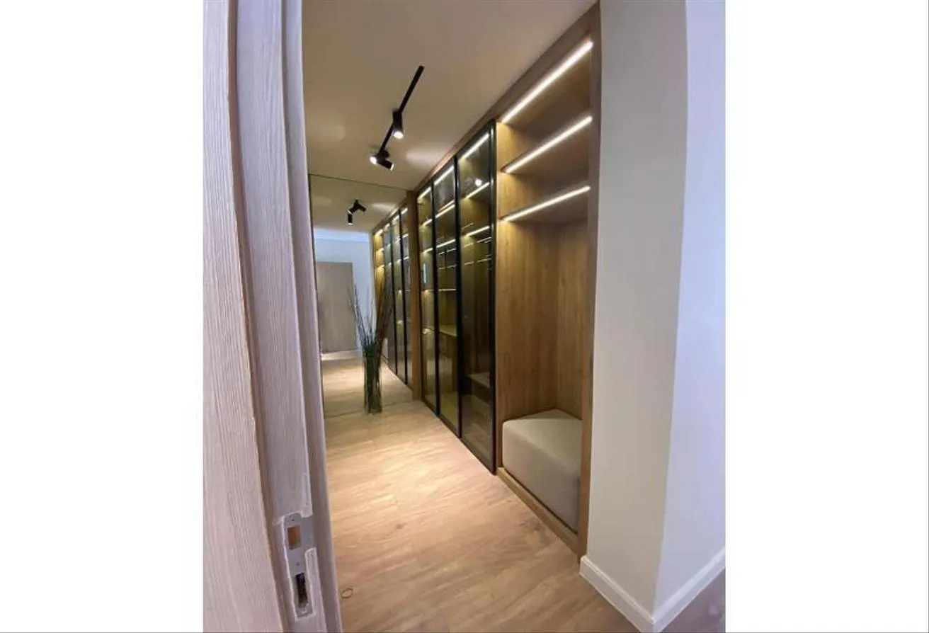 Gallery Image 10