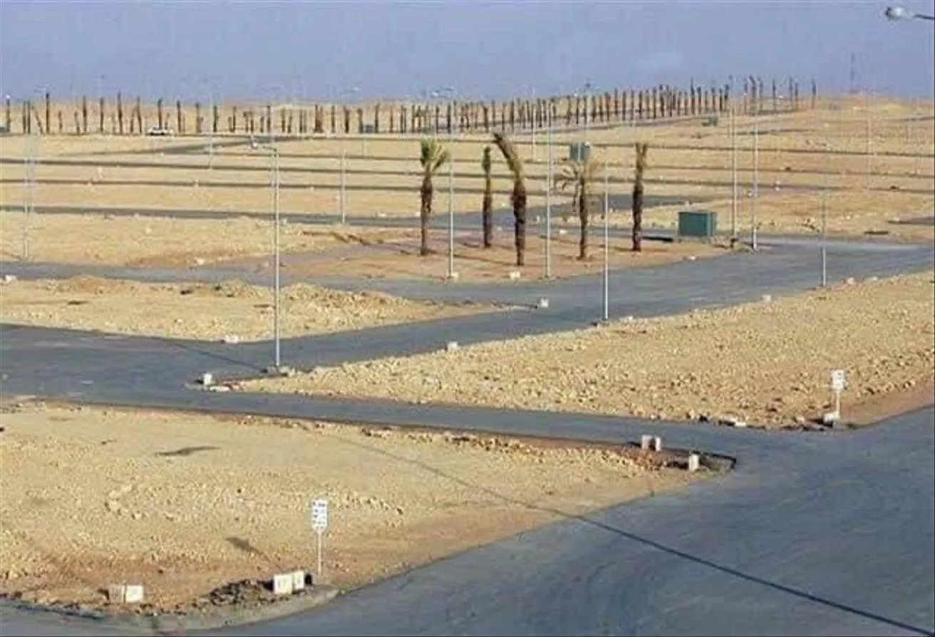 Sale in New Uptown October: أرض للبيع في منطقة اب تاون بحري علي جاردن