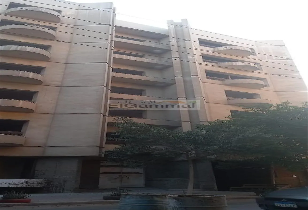 Sale in Al Orouba St.: مبنى متميز للبيع بالكامل موقع متميز لجميع الاغراض.