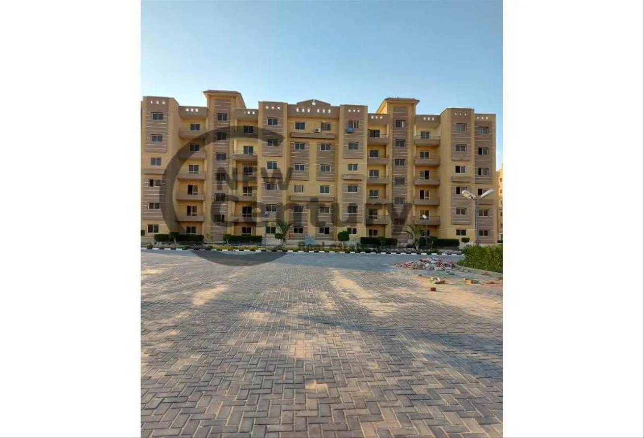 Sale in Italian Square: استلم الشقة فورا بحدائق اكتوبر وقسط الباقى ع 24شهر